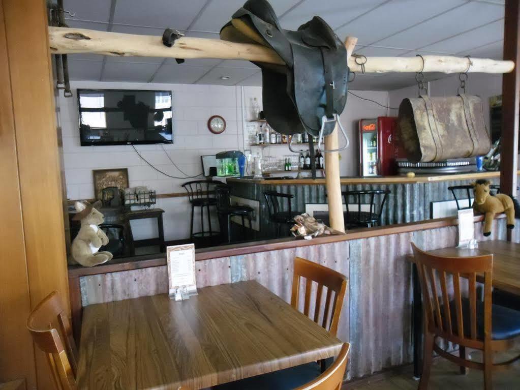 Banjo Paterson Motor Inn Townsville Kültér fotó