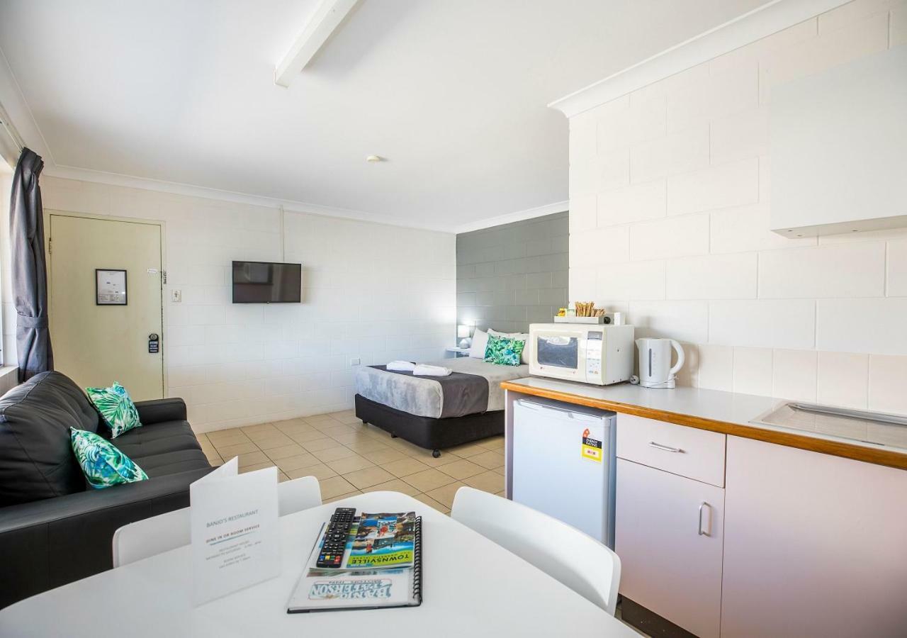 Banjo Paterson Motor Inn Townsville Kültér fotó